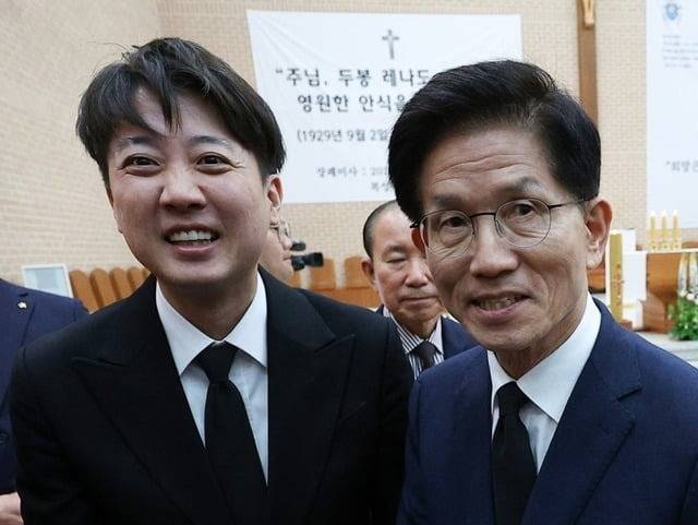 (왼쪽부터) 이준석 개혁신당 후보와 김문수 국민의힘 후보 [사진 = 연합뉴스]