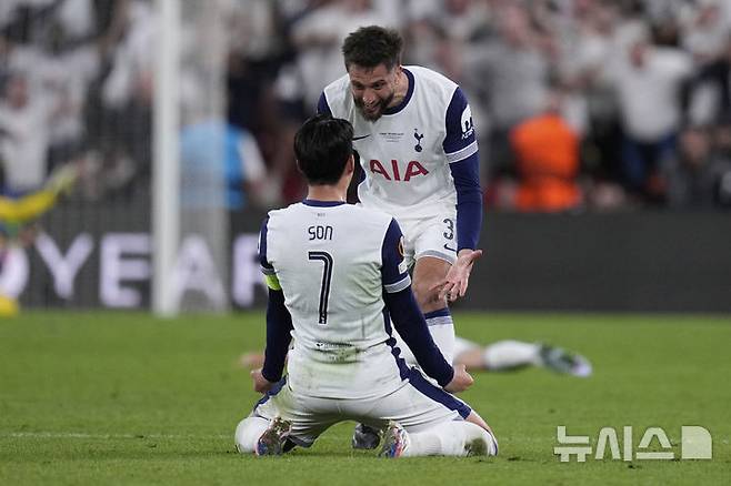 [빌바오=AP/뉴시스]손흥민, 유로파 정상…생애 첫 우승. 2025.05.21.