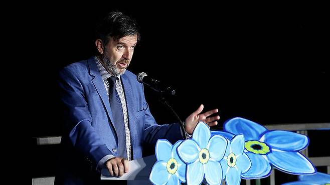 '세송이물망초의 연못' 개막식에 참석한 제임스 히난 유엔 북한인권사무소 소장