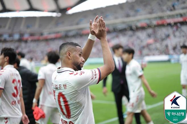 ▲ 24일 오후 서울월드컵경기장에서 FC서울과 수원FC의 하나은행 K리그1 2025 15라운드가 펼쳐졌다. 경기 결과 서울과 수원FC가 1-1로 비기면서 승점 1점씩 나눠 가졌다.&nbsp;ⓒ 한국프로축구연맹