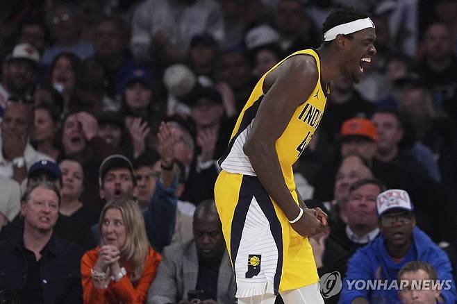 포효하는 시아캄 [AP=연합뉴스]