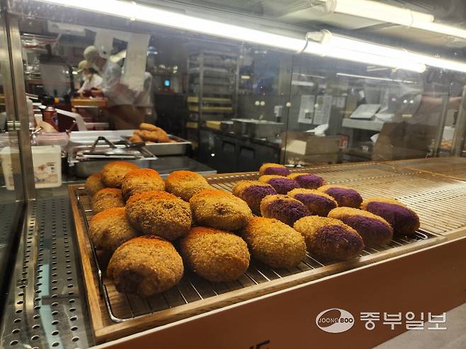 유튜버 취요남의 팝업 매장 '고노케'의 고로케. 이보현 기자