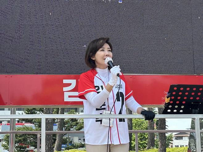 국민의힘 나경원 상임선대위원장이 25일 대전을 방문했다./사진=최화진 기자