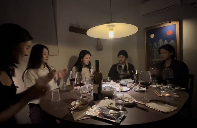 ‘컵송’ 선보이는 스피카. 이효리 인스타그램.