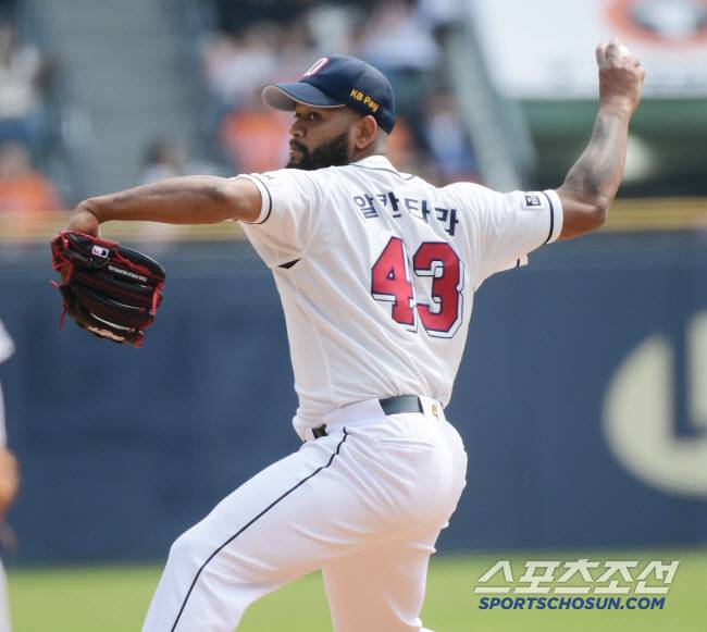 10일 잠실구장에서 열린 한화와 두산의 경기. 두산 선발투수로 나선 알칸타라. 잠실=정재근 기자 cjg@sportschosun.com/2024.4.10/
