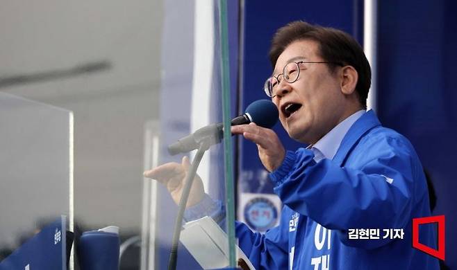 이재명 더불어민주당 대선후보가 21일 인천 계양역 광장에서 열린 유세에서 지지를 호소하고 있다. 2025.5.21 김현민 기자