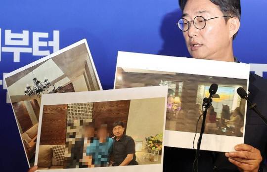 더불어민주당 노종면 선대위 대변인이 19일 서울 여의도 당사에서 "윤석열 전 대통령의 내란 혐의 사건 재판장인 지귀연 서울중앙지법 부장판사가 유흥업소에서 접대받았다"라는 의혹을 제기하며 관련 사진을 공개하고 있다. 연합뉴스