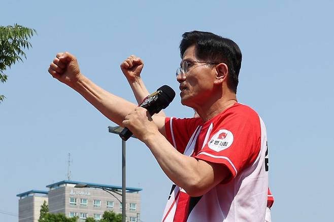 김문수 국민의힘 대통령 후보가 25일 오후 충남 보령시 대천역 광장에서 유세를 하고 있다. (공동취재) 2025.5.25/뉴스1