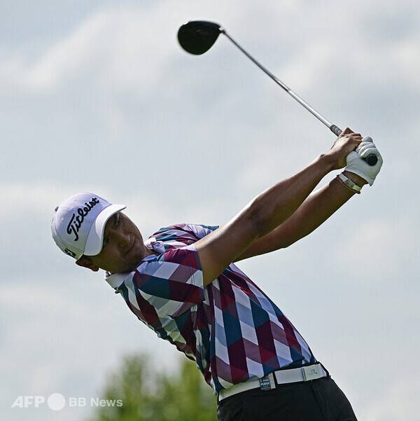 2025년 대한골프협회(KGA)와 아시안투어가 공동 주관으로 열리는 코오롱 제67회 한국오픈골프선수권대회 우승을 차지한 태국의 사돔 깨우깐자나. 사진제공=ⓒAFPBBNews = News1