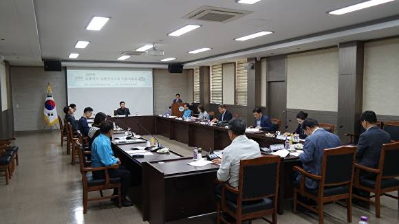 경기교통연수원의 교통약자 교통안전교육 자문위원회 모습. [사진=경기도]