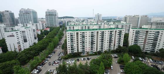 지난 23일 목동신시가지 아파트 14개 단지 중 처음으로 조합 설립 인가 승인을 받은 6단지 모습. 뉴시스