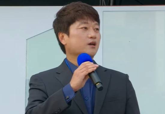 25일 이재명 더불어민주당 대선후보 지지 선언하는 박문성 축구 해설위원. / 사진=이 후보 유튜브 캡처