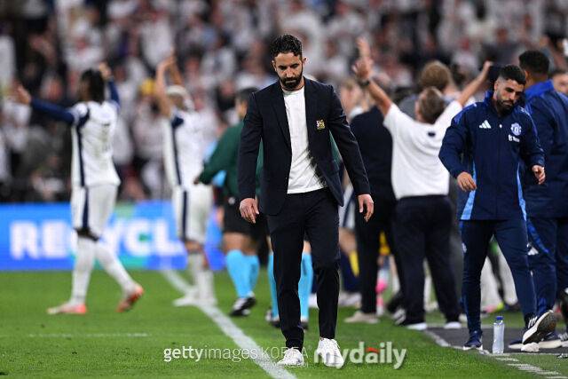 준우승에도 불구하고 맨유 보드진의 지지를 받고 있는 아모링 감독. /게티이미지코리아