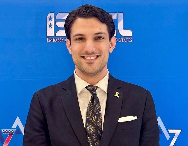 지난 21일(현지시간) 워싱턴 D.C.의 이스라엘 대사관 인근에서 발생한 총격사건으로 사망한 이스라엘 공관원 야론 리쉰스키(30)의 생전 모습. [인스타그램 캡처]