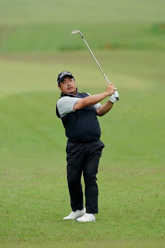 대회 이틀째 2타 차 선두에 나선 유송규. [사진=코오롱 한국오픈 조직위 제공]