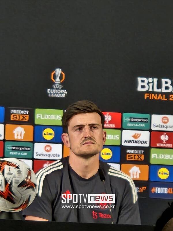 ▲ 토트넘 홋스퍼와의 유로파리그 결승전 기자회견에 나섰던 후벵 아모림 맨체스터 유나이티드 감독이나 해리 매과이어, 브루노 페르난데스 등은 세상 침울했다.