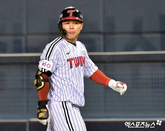 LG 트윈스 외야수 문성주가 당분간 팀의 리드오프로 나서면서 공격의 첨병 역할을 맡을 것으로 보인다. 사진 엑스포츠뉴스 DB