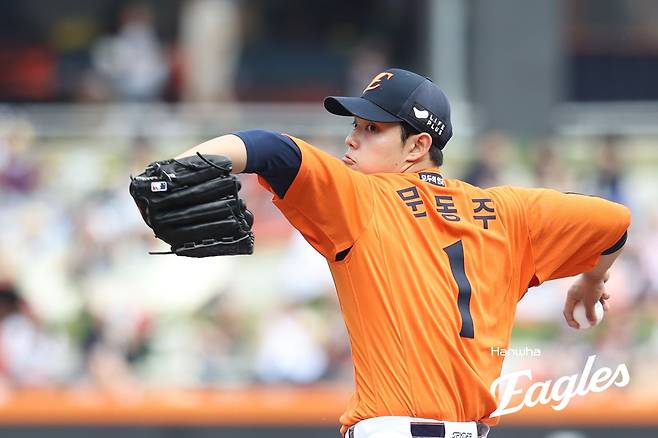 25일 대전 한화생명 볼파크에서 열린 2025 신한 SOL Bank KBO리그 롯데 자이언츠와 한화 이글스의 경기, 한화가 연장 10회 끝 8-7 승리를 거두고 위닝시리즈를 달성했다. 또 이날 승리로 한화는 시즌 전적 31승21패를 만들며 위닝시리즈를 달성, 30승3무21패가 된 롯데를 제치고 다시 2위 자리에 복귀했다. 한화 이글스