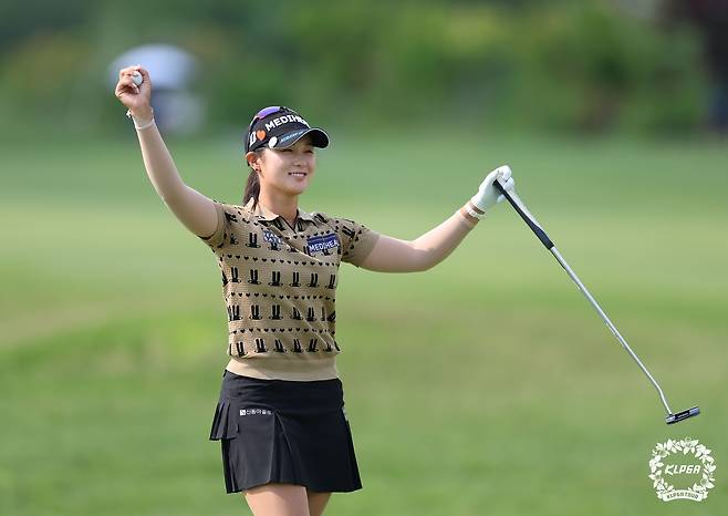 우승 확정하고 기뻐하는 박현경 [KLPGA 제공. 재판매 및 DB 금지]
