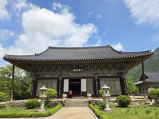 신라시대 원광법사가 주석했다는 운문사 대웅보전.