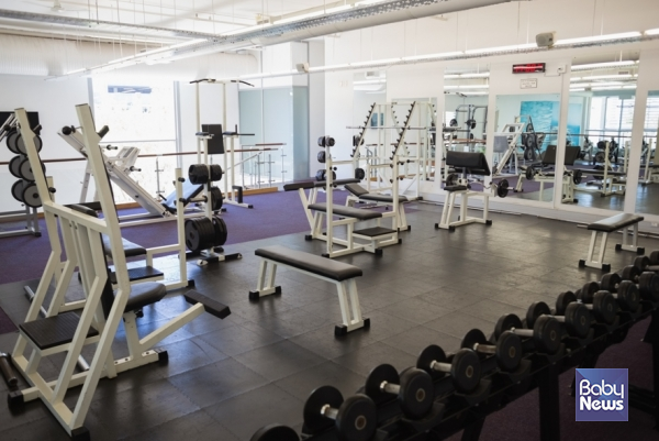 앞으로 헬스장 사업자가 헬스장을 휴업하거나 폐업하려는 경우, 휴·폐업예정일의 14일 전까지 그 사실을 이용자에게 통지해야 한다. ⓒ베이비뉴스