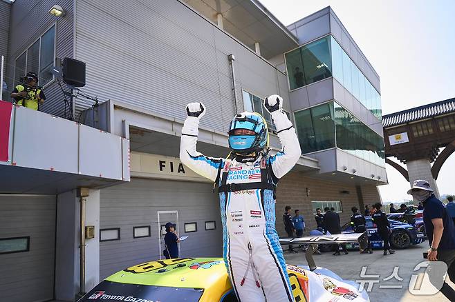 박규승이 슈퍼레이스 챔피언십 2라운드 6000 클래스에서 우승했다. (슈퍼레이스 제공)