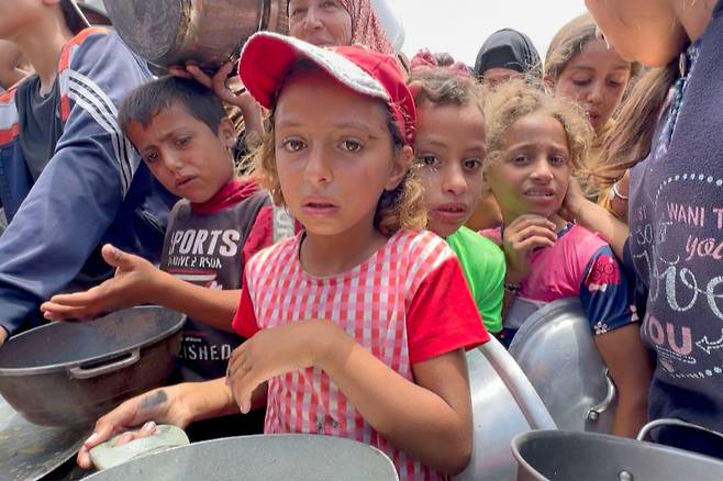 구호 단체들은 가자 지구 내 식량 부족 사태에 대해 목소리를 높이고 있다