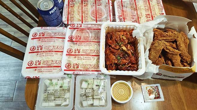 20250525_194238.jpg 저녁 직화바베큐 치킨과 후라이드 치킨