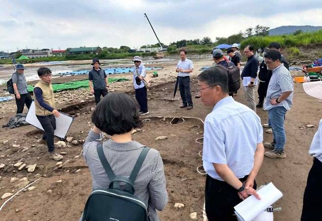 지난해 경기도 남양주 왕숙2 공공주택지구 발굴현장 전문가 현지조사 모습. 국가유산청 제공
