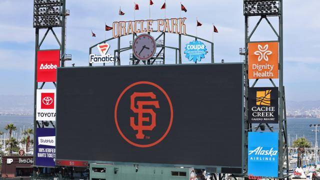 샌프란시스코 오라클 파크에 설치된 대형 전광판. 전광판 뒤쪽으로 바다가 보인다. 바다가 병풍처럼 둘러싸고 있는 풍경 때문에 오라클 파크는 미국에서 아름다운 야구장 중 하나로 꼽힌다. 샌프란시스코 자이언츠 제공