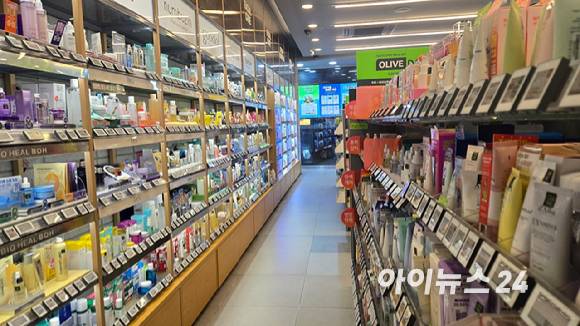 CJ올리브영은 퀵커머스 서비스 '오늘드림'을 운영 중이다. 사진은 올리브영 매장 모습. [사진=진광찬 기자]