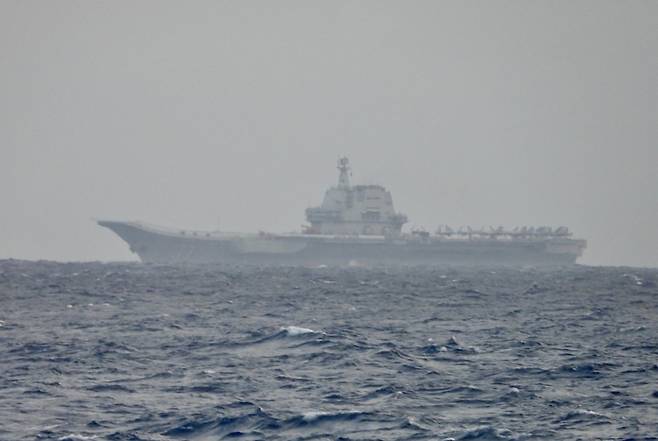 ▲ 대만 포위 훈련 나선 중국 산둥함 [연합뉴스]