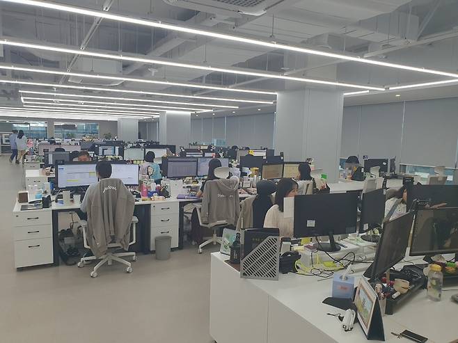 BM 본부와 모이다(MOIDA)본부 직원들이 근무 중이다. 성남=윤현주 기자