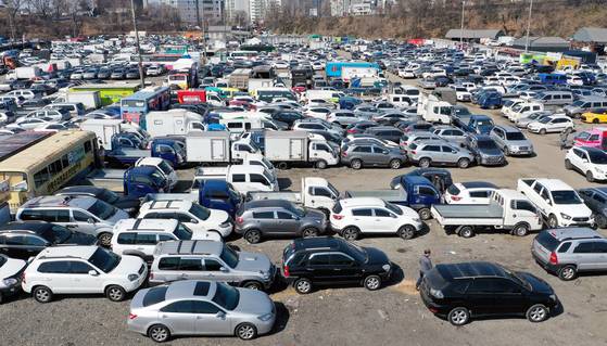 Used cars are stored in Incheon on March 3, 2022 [YONHAP]