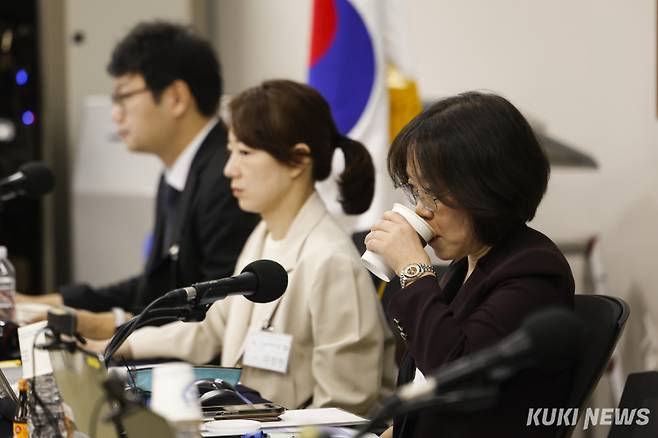 김예영 전국법관대표회의 의장이 26일 경기 고양시 사법연수원에서 열린 전국법관대표회의 임시회의에 참석해 있다.