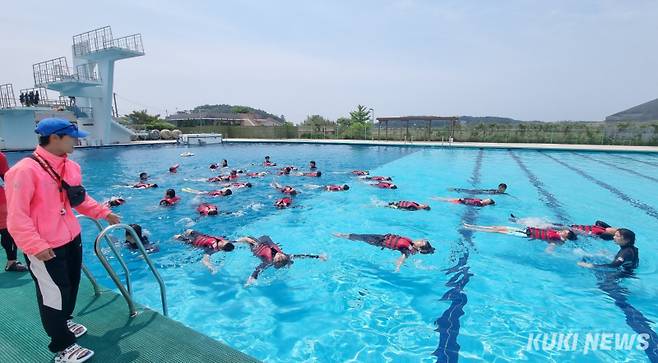 청소년 해양안전교육 모습.