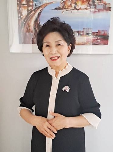 안혜숙 경기수원시니어모델협회 ‘70+다시 봄’ 회장. 본인 제공