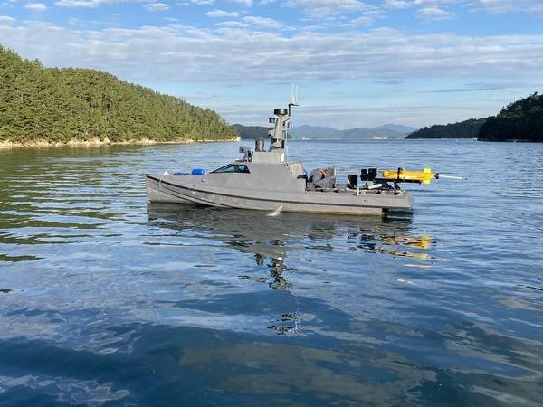 LIG넥스원이 개발한 무인 해양체계인  무인수상정 해검-2. LIG넥스원 제공