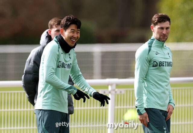 손흥민과 데이비스/게티이미지코리아