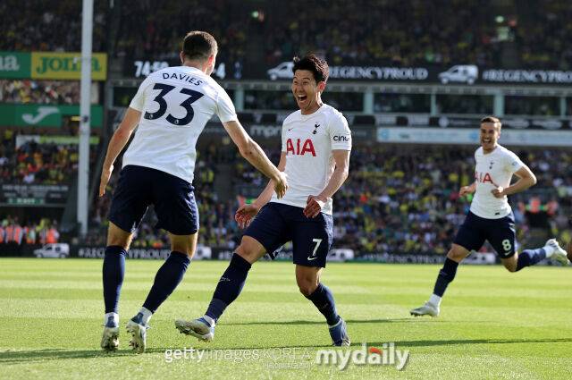 손흥민과 데이비스/게티이미지코리아