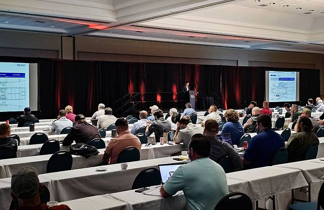 두산에너빌리티 관계자가 미국 앨라배마 주 버밍햄에서 열린 ‘7F 유저 그룹 콘퍼런스’에서 발언하고 있다. [두산에너빌리티 제공]