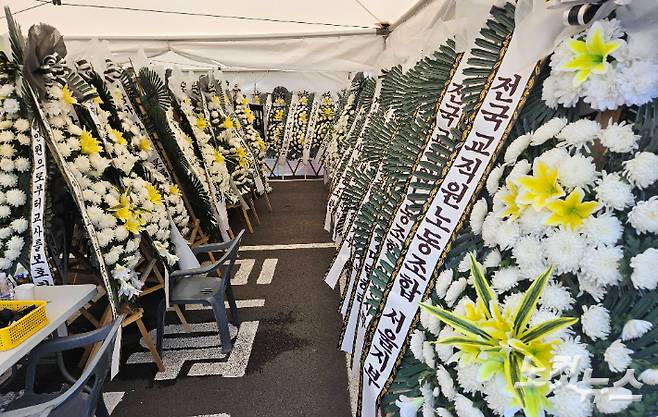 전국에서 온 근조화환 모습. 고상현 기자