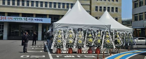 30일 까지 연장한 제주도교육청 앞마당 분향소의 모습. 제주 강동삼 기자