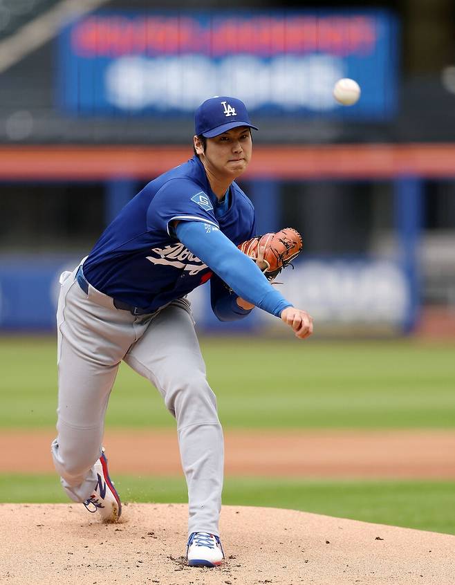 ▲ 26일(한국시간) 다저스 타자들을 상대로 시뮬레이션 피칭에 나선 오타니 쇼헤이 ⓒ연합뉴스