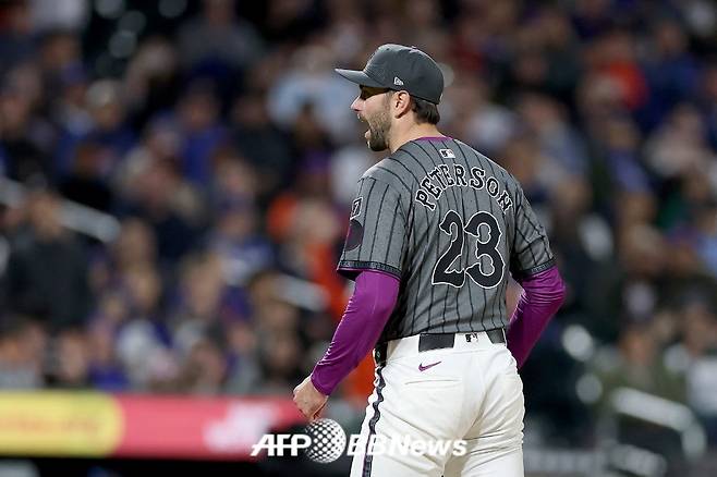 뉴욕 메츠 데이비드 피터슨이 25일(한국 시각) LA 다저스전에서 8회 오타니를 삼진 처리한 뒤 기뻐하고 있다. /AFPBBNews=뉴스1