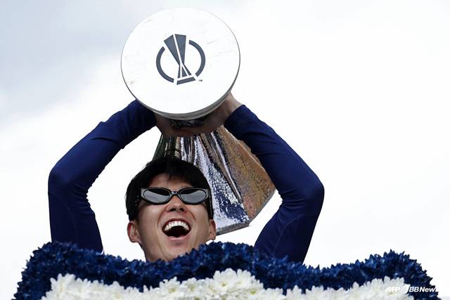 손흥민의 유로파리그 우승 세리머니. /AFPBBNews=뉴스1