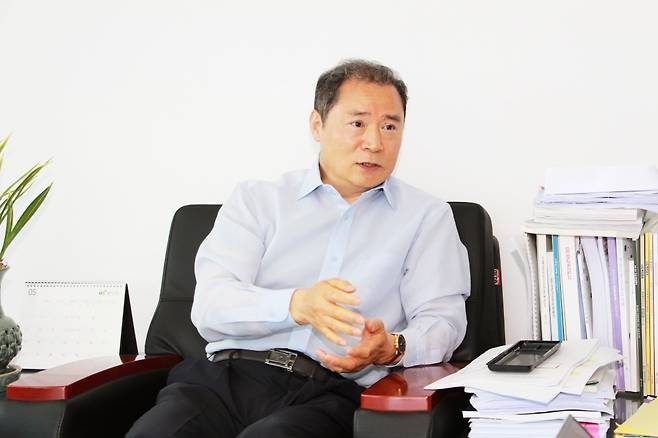 인터뷰하는 최철호 시청자미디어재단 이사장 [시청자미디어재단 제공. 재판매 및 DB 금지]