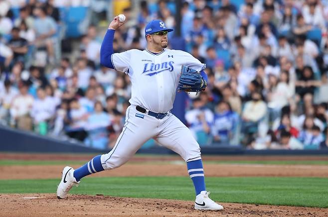 27일 오후 6시30분 대구 삼성라이온즈파크에서 열린 '2025 신한 SOL 뱅크 KBO리그' 삼성 라이온즈와 롯데 자이언츠 경기에서 호투 중인 선발투수 후라도. <삼성 라이온즈 제공>