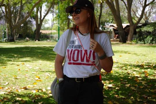 (사진-니르 오즈의 하마스 공격에서 가까스로 생존한 올라 메츠거 씨)