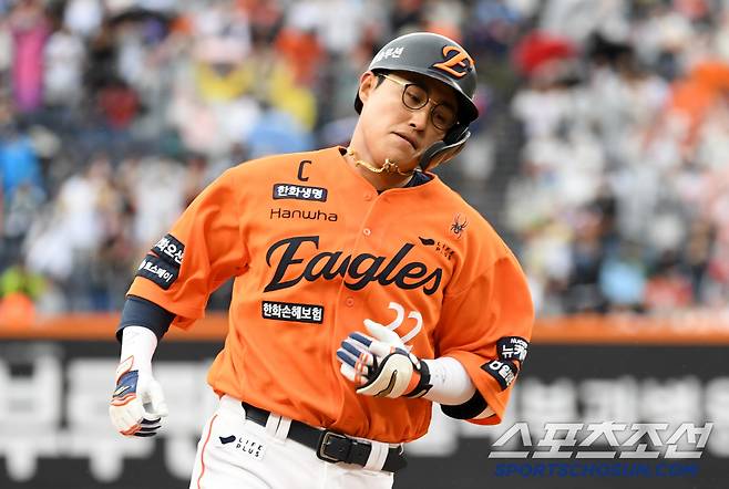 24일 대전 한화생명볼파크에서 열린 한화 이글스와 롯데 자이언츠의 경기. 5회말 2사 1루 한화 채은성이 투런포를 날린 뒤 환호하고 있다. 대전=박재만 기자 pjm@sportschosun.com/2025.05.24/